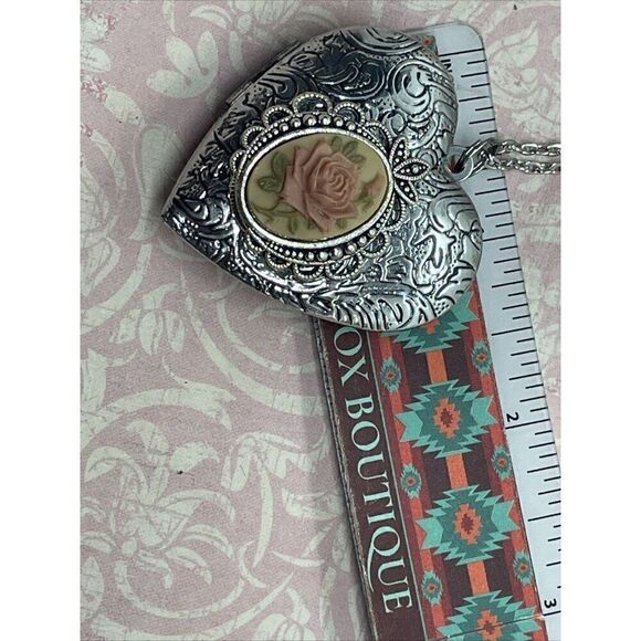 Heart Silver Locket Mauve Roses Necklace Photo Bride Mother bridal wedding Mom - Picture 11 of 16